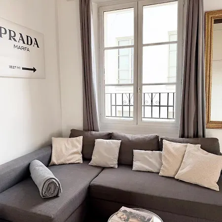 Charming Parisian 2 *