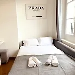 Charming Parisian 2 Paryż