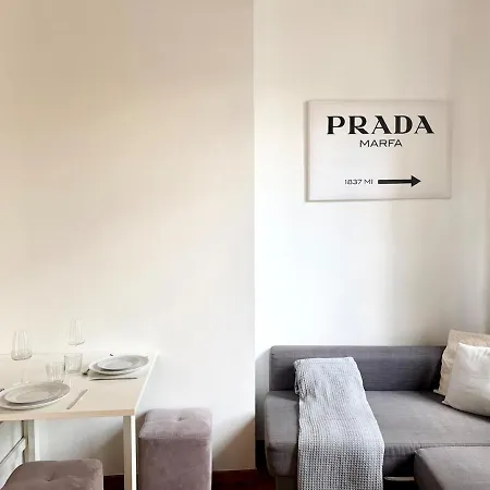 Apartman Charming Parisian 2 *