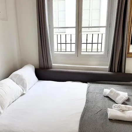 דירה Charming Parisian 2