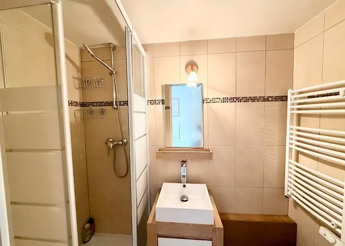 Charming Parisian 2 פריז