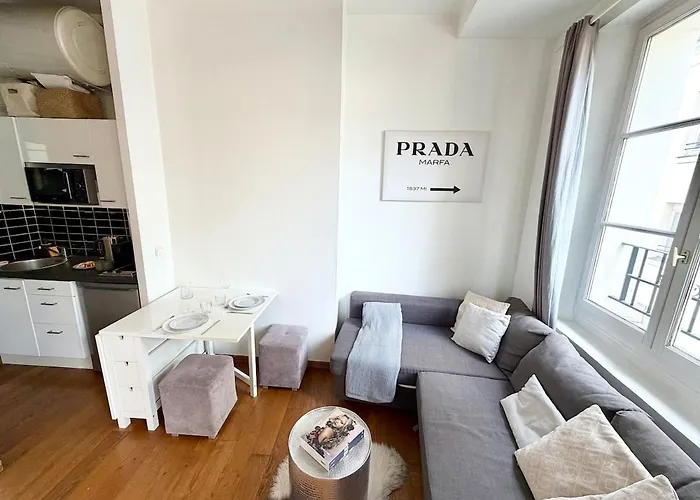 Charming Parisian 2 פריז