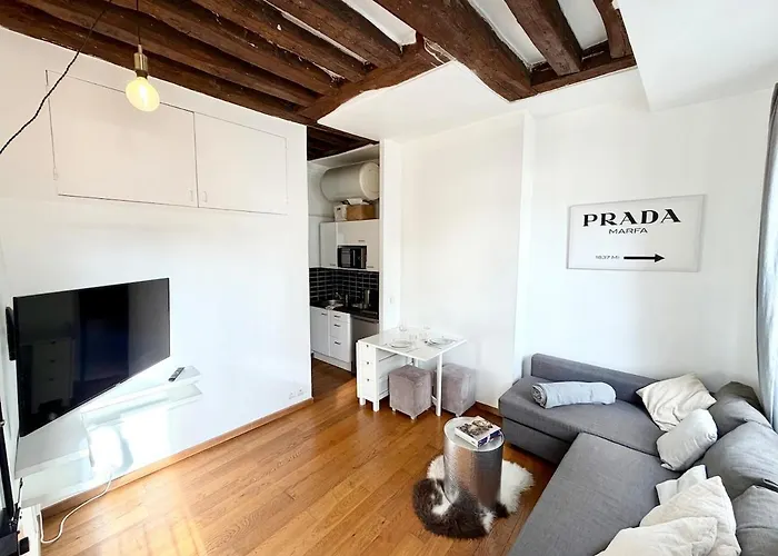 דירה Charming Parisian 2 פריז