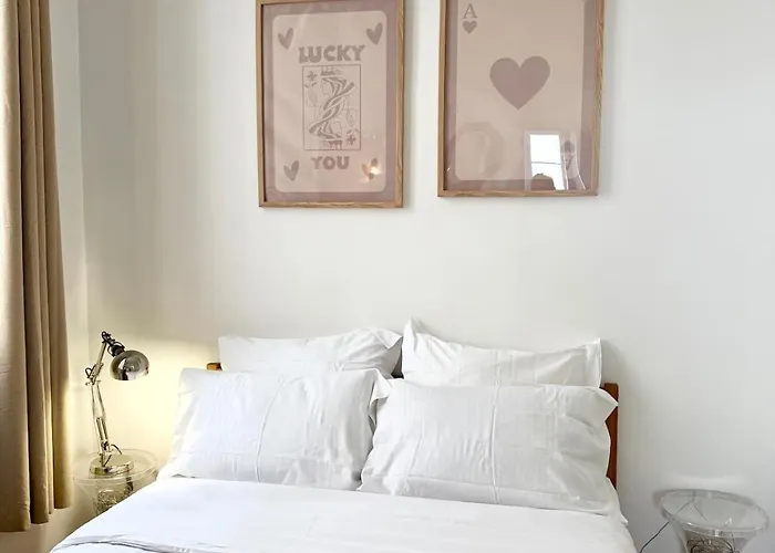 Charming Parisian 2 Paris